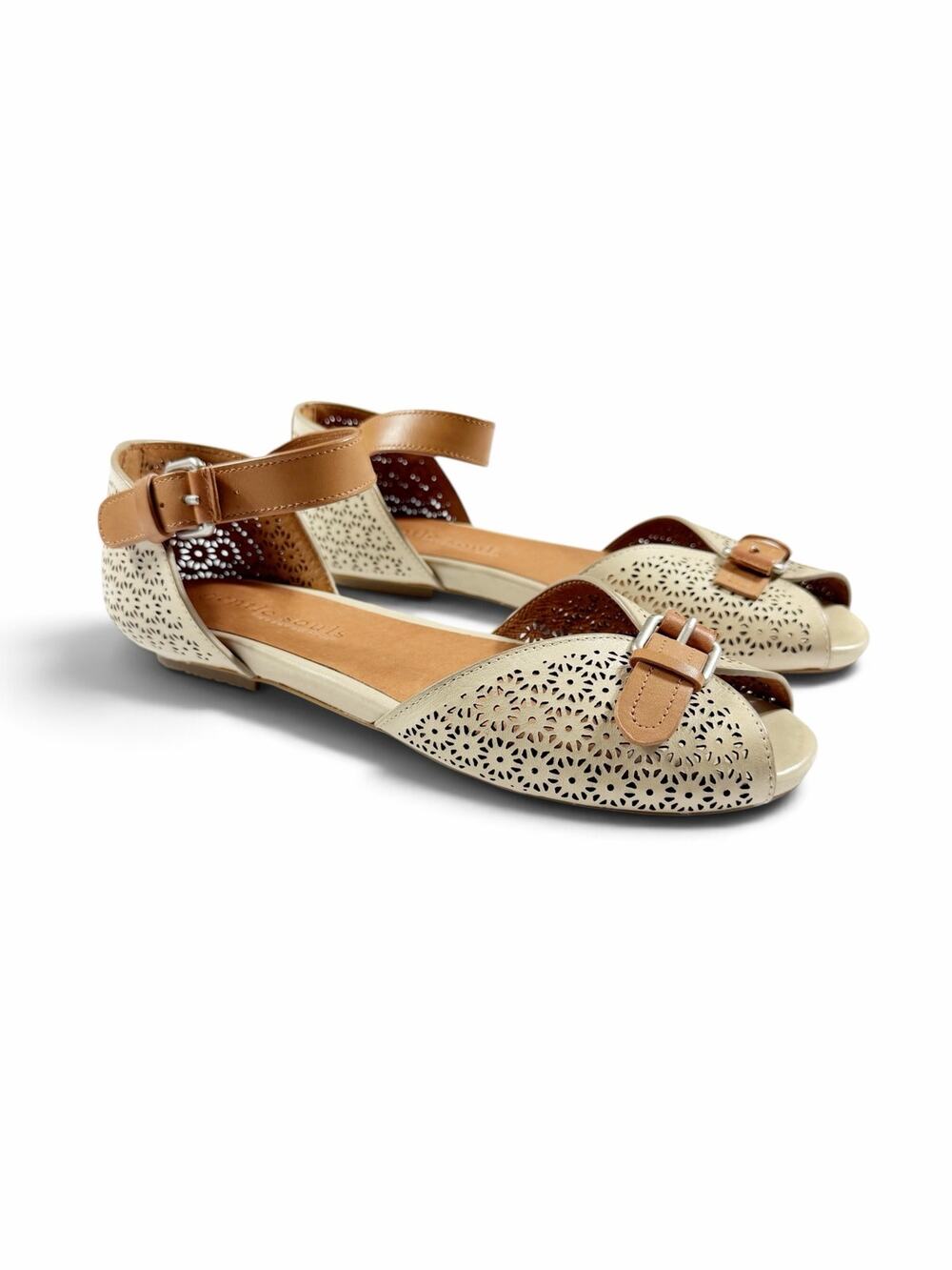 NEW Gentle Souls Bessie Leather Laser Cut Flat Sandals Stone Tan Size 9